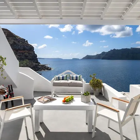 Lava Stone Couette-café Oia (Santorini)