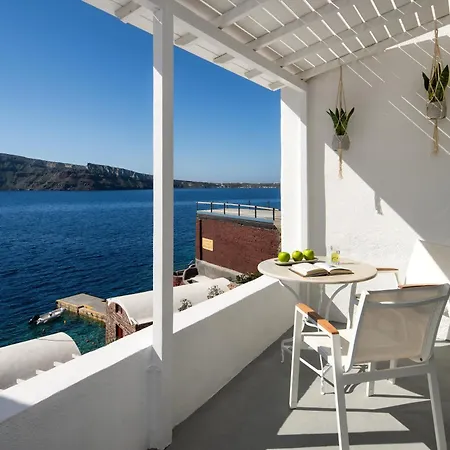 Lava Stone 4* Oia (Santorini)