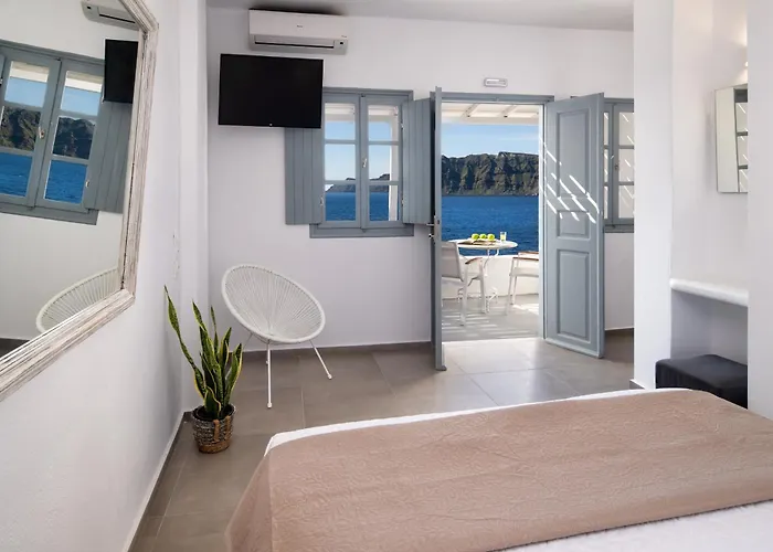 Lava Stone Bed & Breakfast Oia